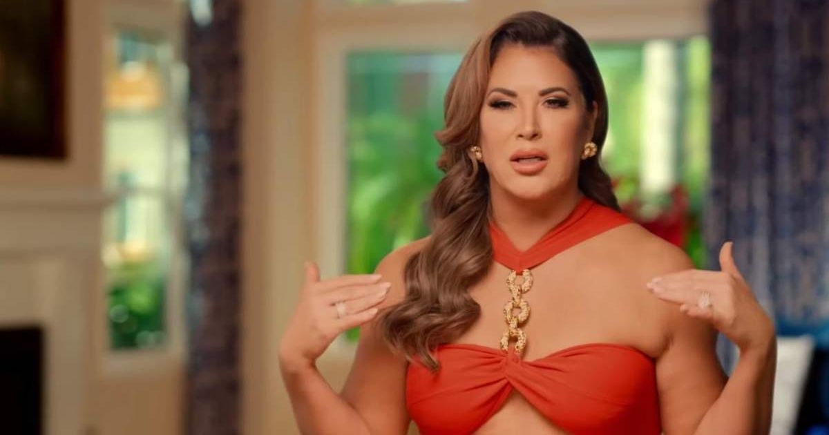 Screenshot of Emily Simpson from an episode of 'RHOC' (Image Source: YouTube | Bravo)