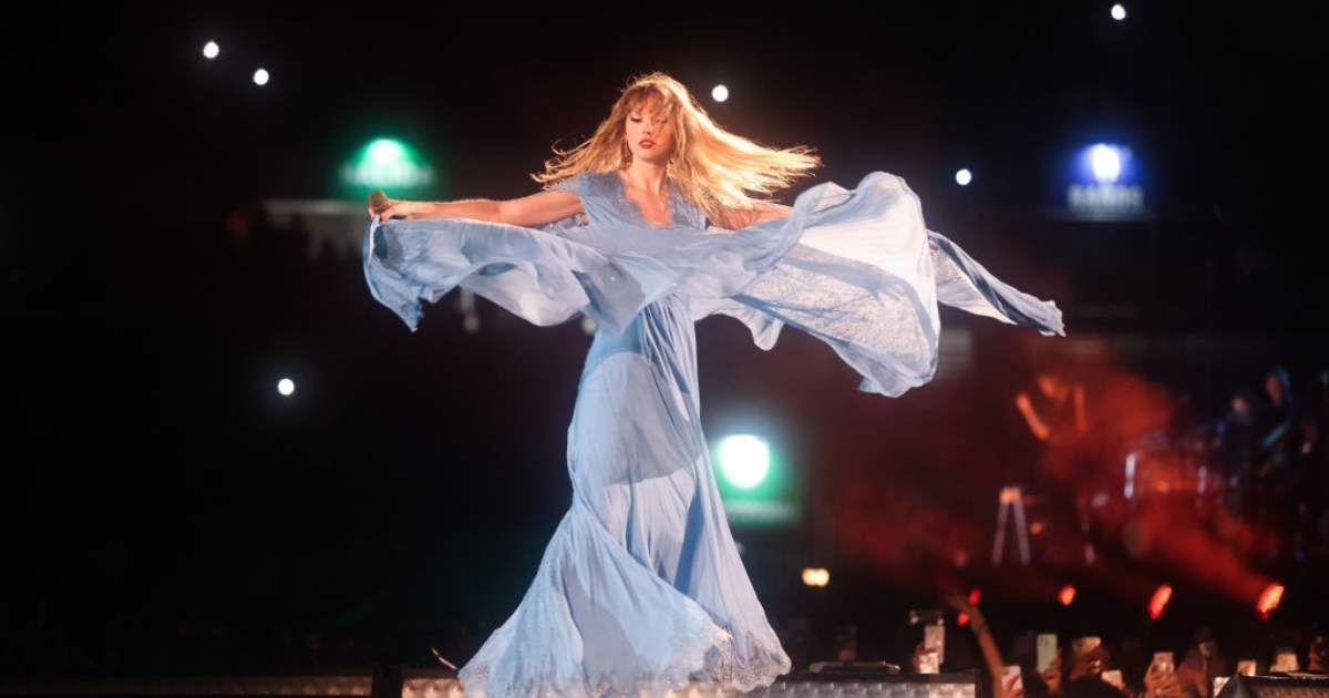 Taylor Swift performing at the Eras Tour at Estadio Más Monumental Antonio Vespucio Liberti, Buenos Aires. (Cover Image Source: Getty Images/TAS2023)