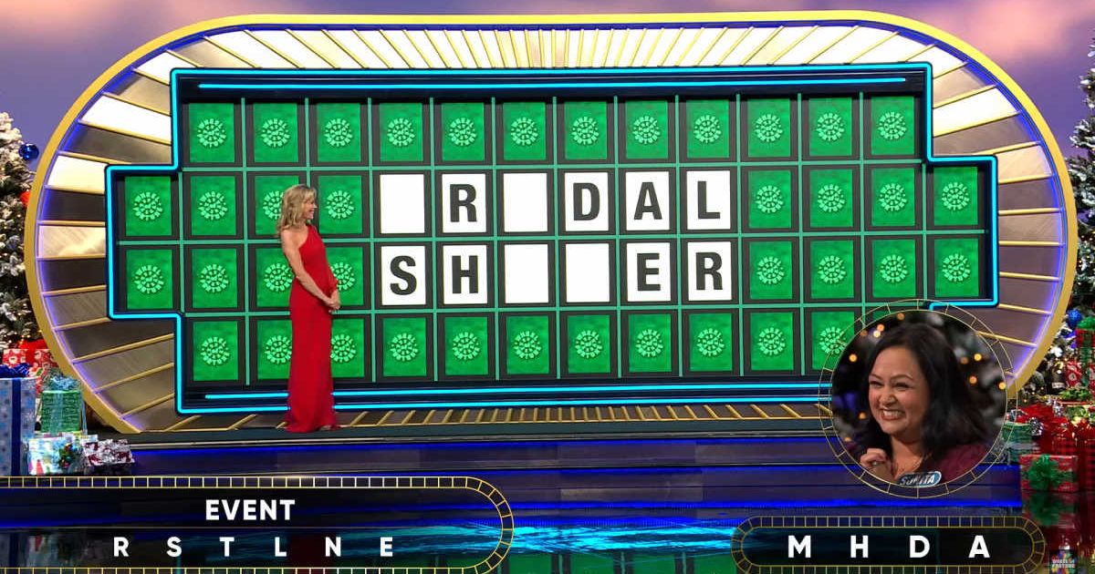 Screenshot of Vanna White and Sunita Baru from an episode of 'Wheel of Fortune' (Cover Image Source: YouTube | Wheel of Fortune)