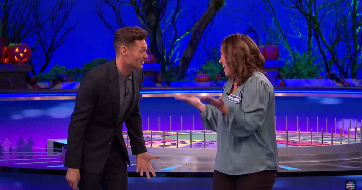 Screenshot of Ryan Seacrest and Shannon Hunt from the sets of 'Wheel of Fortune.' (Cover Image Source: YouTube | Wheel of Fortune)
