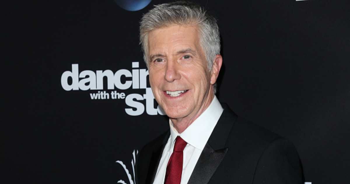 Tom Bergeron attends ABC's 'Dancing With The Stars' season 23 finale at The Grove on November 22, 2016 in Los Angeles, California. (Cover Image Source: Getty Images | Photo by Paul Archuleta for FilmMagic)