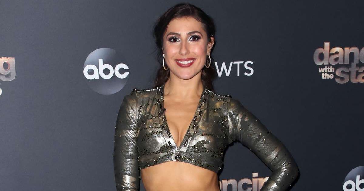 Emma Slater poses at 'Dancing with the Stars' Season 28 at CBS Television City on November 11, 2019 in Los Angeles, California. (Cover Image Source: Getty Images | Photo by David Livingston)