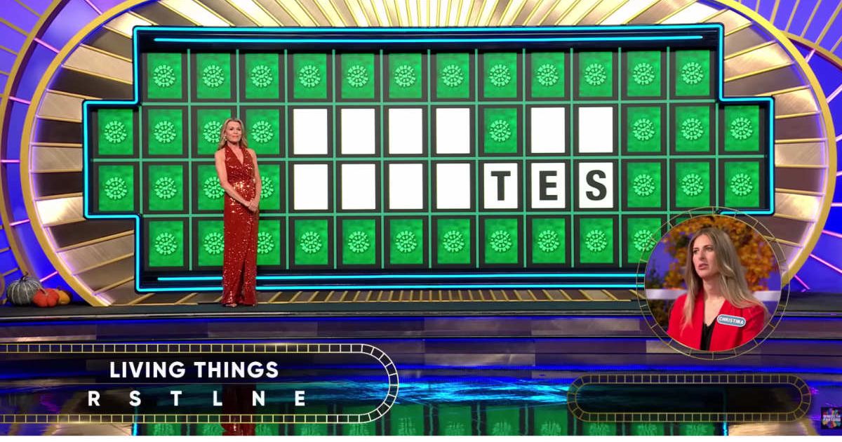 A screenshot of Vanna White and Christina Derevjanik from 'Wheel of Fortune' (Cover Image Source: YouTube | @wheeloffortune)