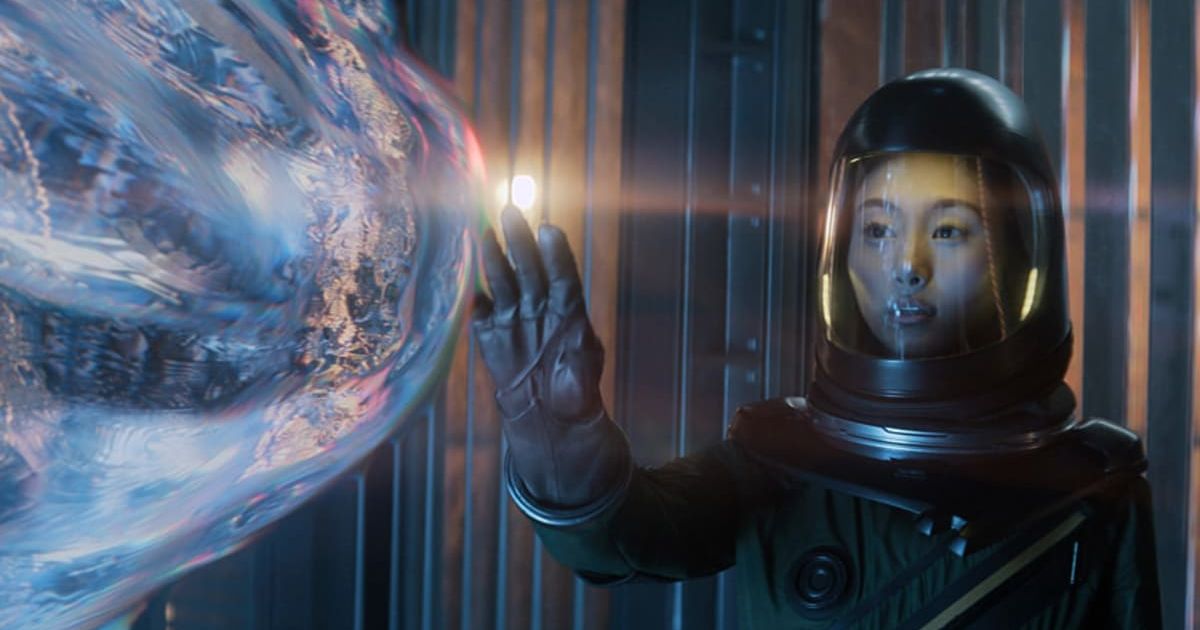 A still from Apple TV  sci-fi series 'Invasion' (Cover Image Source: Instagram | @appletv+)
