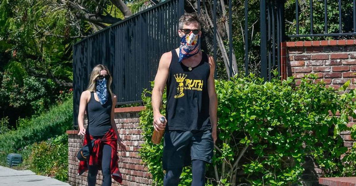 Chris Pine and his girlfriend, Annabelle Wallis (Getty Images)