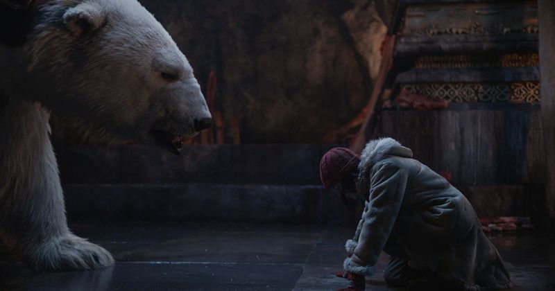 Lyra "Silvertongue" tricks Iofur into fighting Iorek (HBO)