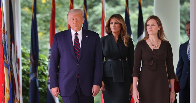 Melania Trump slammed for welcoming Amy Barrett's nomination as 'historic', Internet says it 'dishonors' RBG