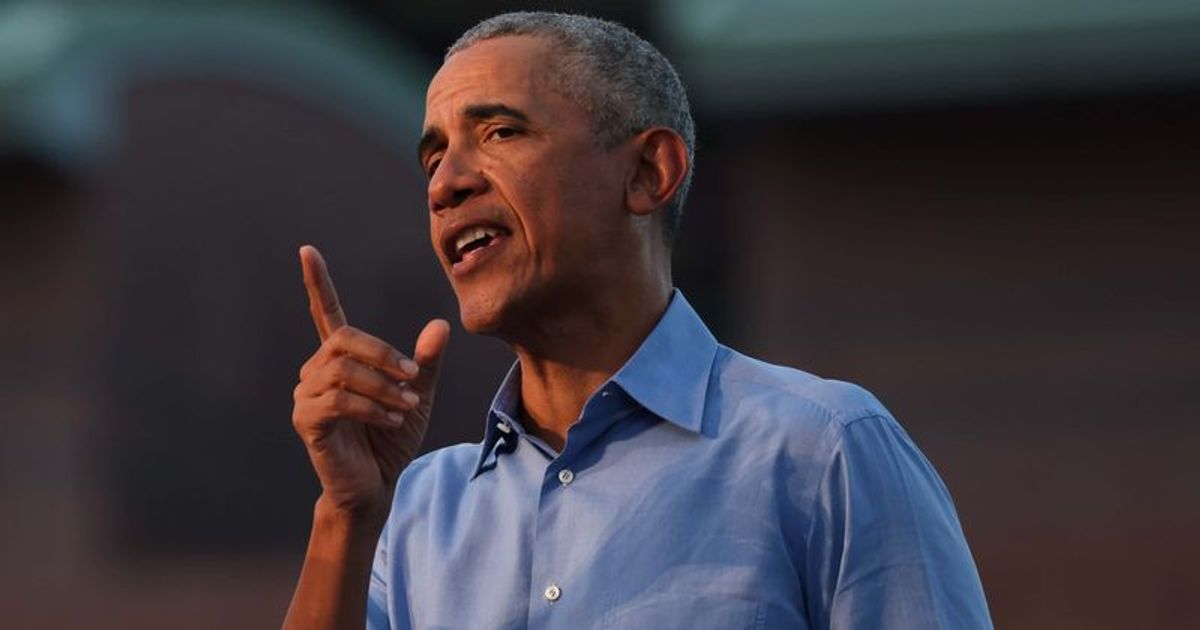 How old is Barack Obama? Internet hails 'favorite President' as he flaunts basketball skills with 3-pointer shot