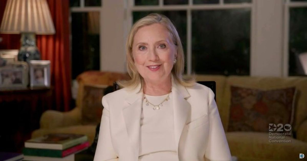 #StillWithHer trends after Hillary Clinton casts vote, Internet calls her 'Rightful President'