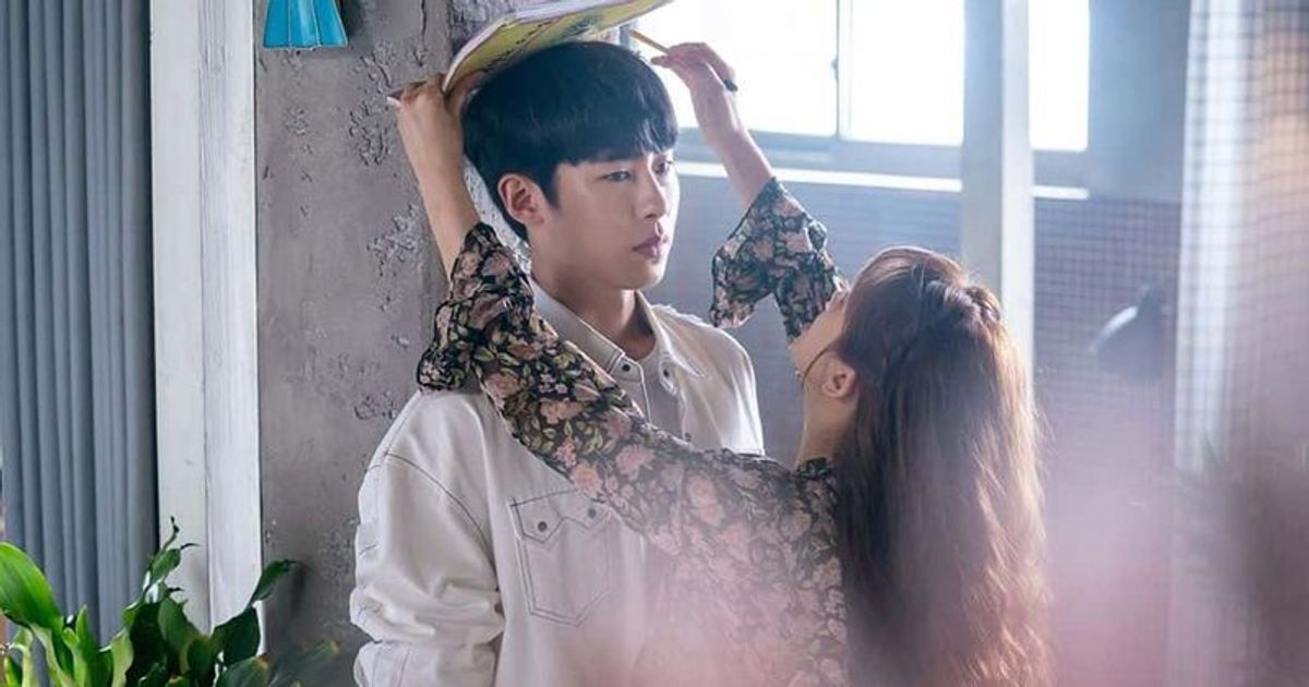 Lee Jae-wook and Go Ara (KBS2)