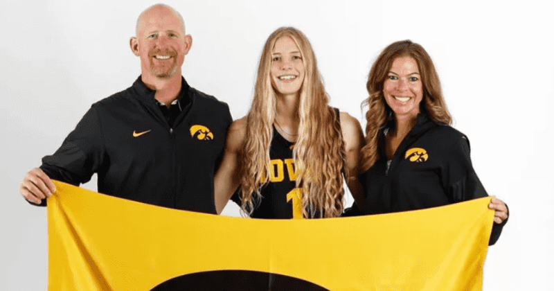 Who is Ava Jones? Teen basketball star, mom hospitalized as dad dies in deadly car crash