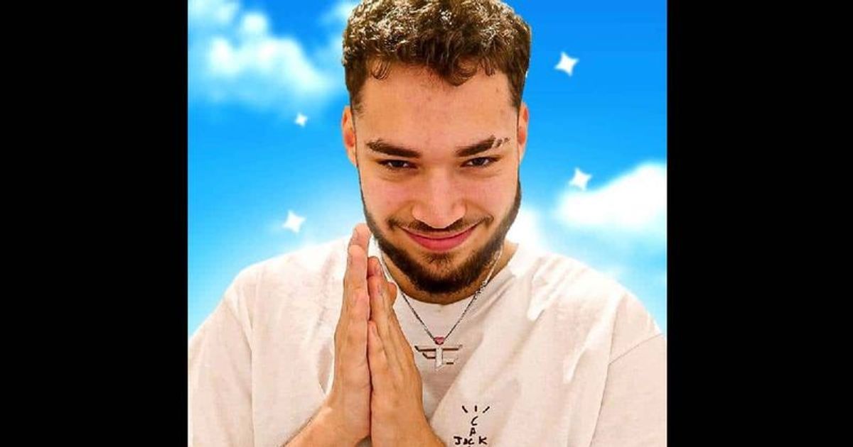 Adin Ross has announced he will host a boxing match (Adin Live/YouTube)