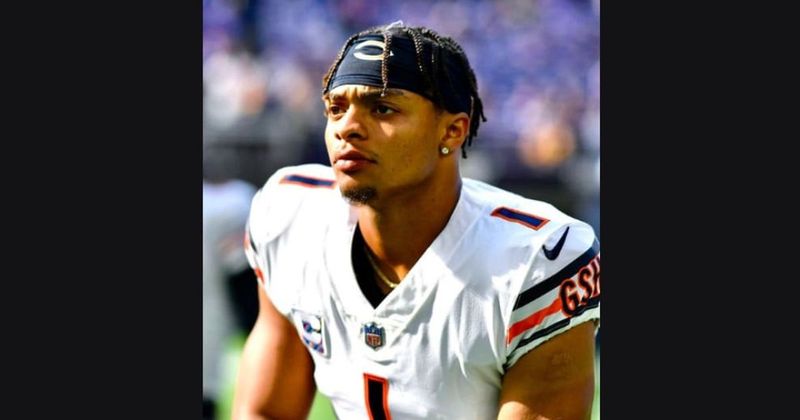 Is Justin Fields OK? Chicago Bears quarterback suffers dislocated thumb during Minnesota Vikings game