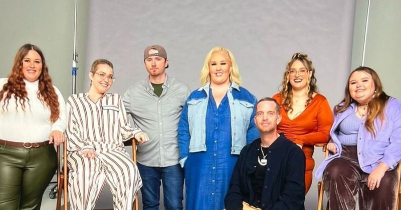 'This is a damn shame!' Internet accuses Mama June of 'exploiting' Anna Cardwell's death amid plea for social media followers
