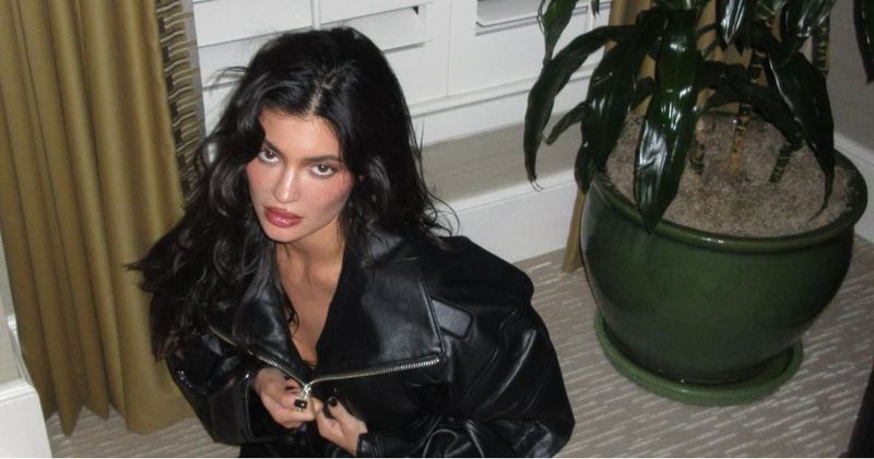 'She needs to fire her stylist': Internet trolls Kylie Jenner for wearing black bubble dress in Paris