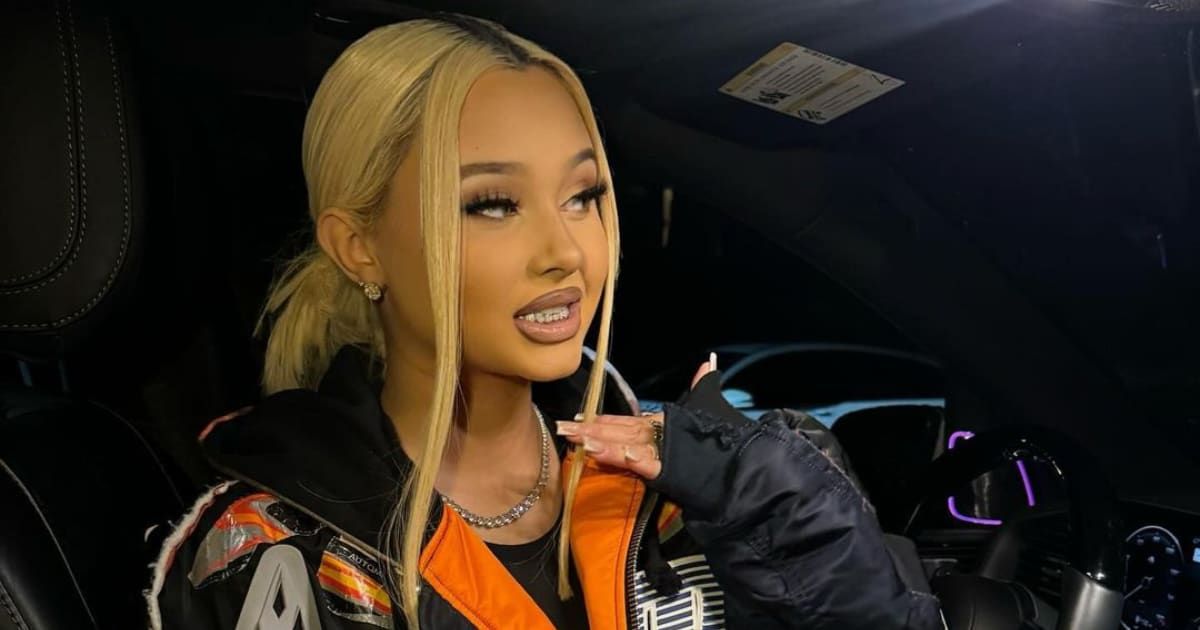 Internet accuses Travis Barker's daughter Alabama of getting Brazilian ...