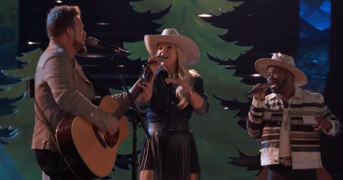 Josh Sanders, Karen Waldrup, and Tae Lewis perform 'Forever Young' during 'The Voice' Season 25 semifinals (X/@NBCTheVoice)