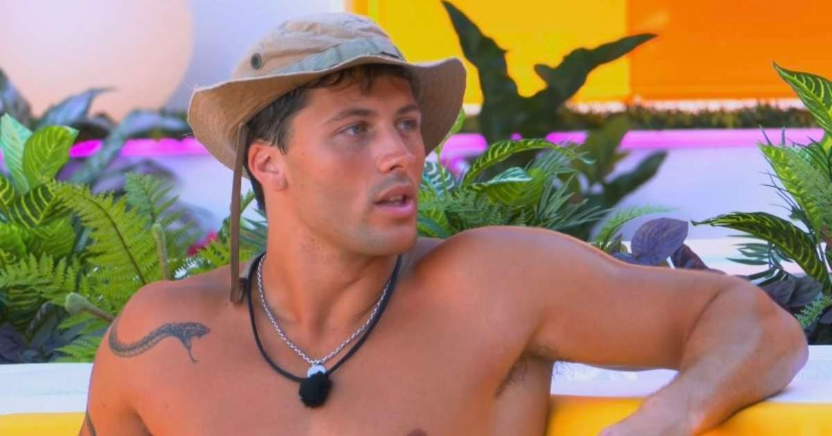 'Love Island' fans slam Rob Rausch after Walmart video surfaces