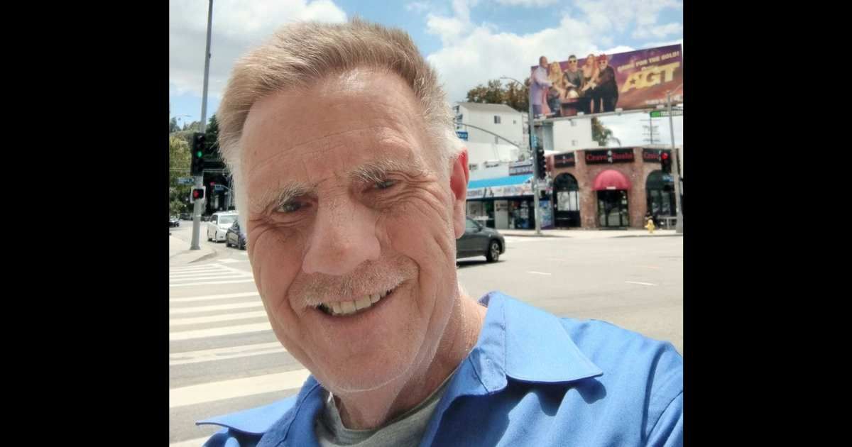 'AGT' Season 19 contestant David Safier aka Owl Man holds a Bachelor of Arts degree in Economics and International Relations (Instagram/@davesafierentertainmen)