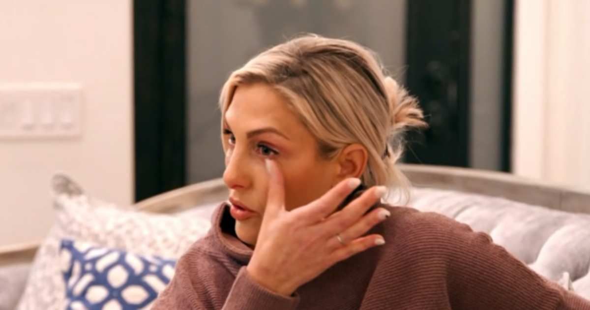 ‘RHOC’: Gina Kirschenheiter breaks down over 'arrangement' with beau Travis Mullen