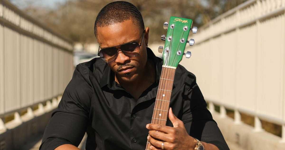 Cozy Len brings something to 'The Voice' the show has been sorely lacking...pregnancies