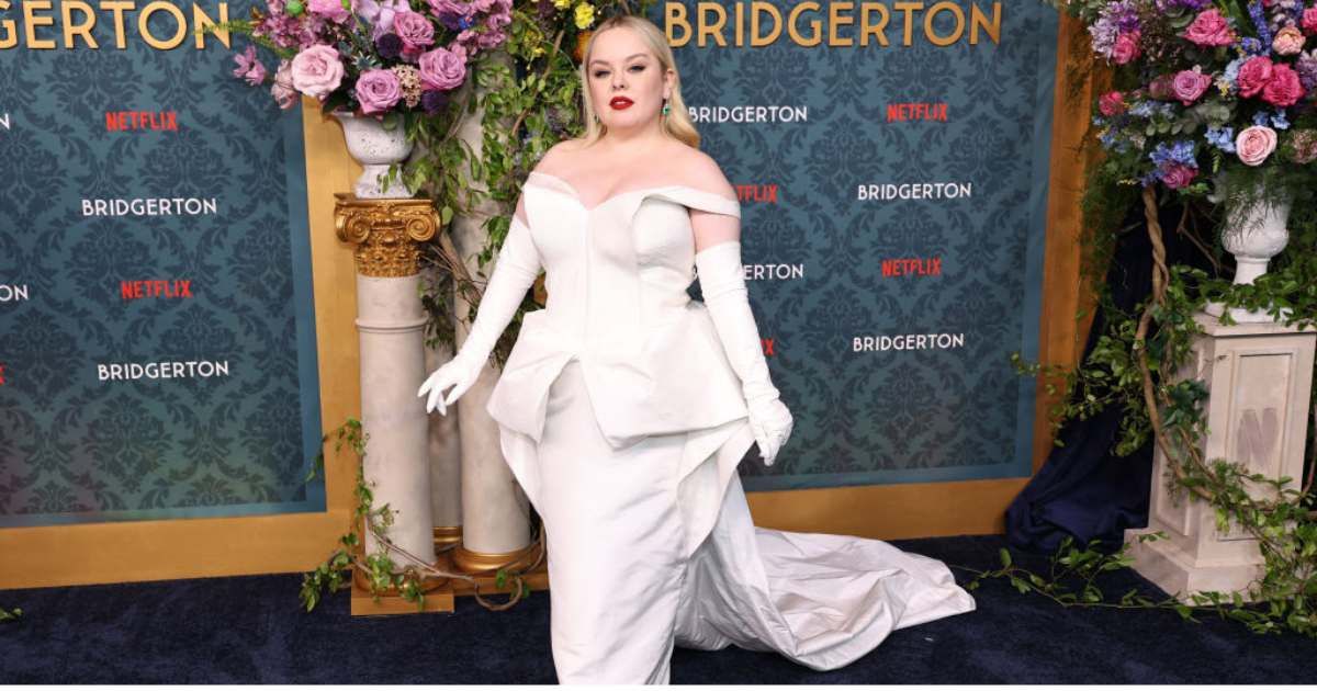 'Bridgerton' star Nicola Coughlan channels 'Vanderpump Rules' drama with hilarious SUR back alley moment