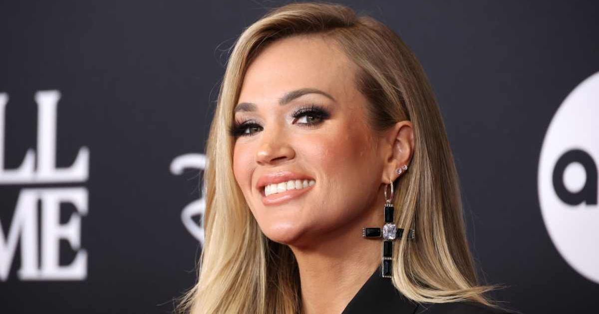 Carrie Underwood attends the 38th Annual Rock & Roll Hall Of Fame Induction Ceremony at Barclays Center (Cover Image Source: Getty Images | Photo by Mike Coppola)