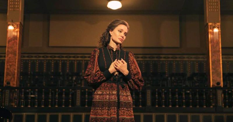 Angelina Jolie started crying after she ended up facing her biggest fear on movie set: "Now give..."