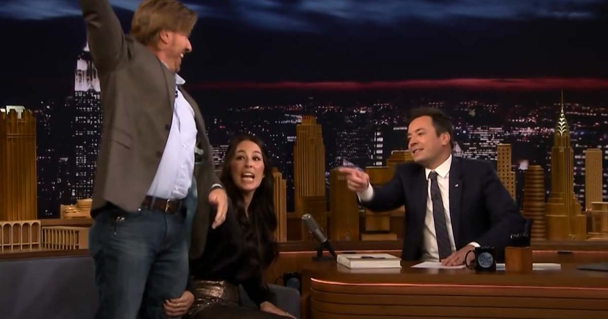 A screenshot of Chip Gaines, Joanna Gaines, and Jimmy Fallon from a 2018 episode of 'The Tonight Show Starring Jimmy Fallon' (Cover Image Source: YouTube | The Tonight Show Starring Jimmy Fallon)