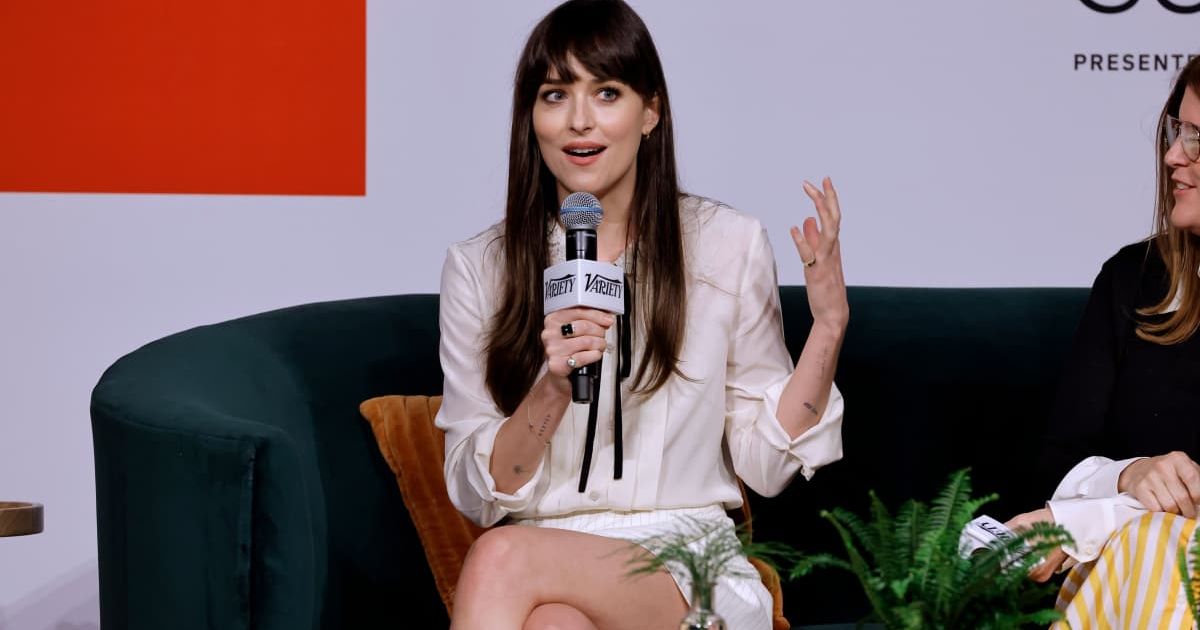 Fans are loving how Dakota Johnson handled a weird interview moment: "That seems like..."