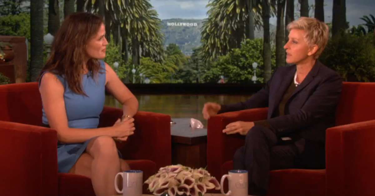 A screenshot of Jennifer Garner and Ellen DeGeneres from a 2013 episode of 'The Ellen Generes Show' (Cover Image Source: YouTube | The Ellen DeGeneres Show)
