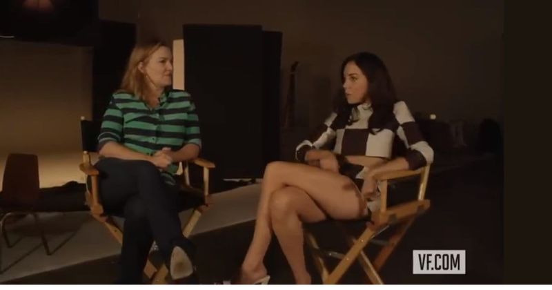 Aubrey Plaza mocks her team after having a wardrobe mishap in old clip: "Sorry, I'm wearing a napkin"