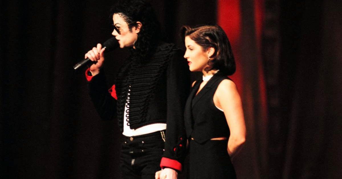 Michael Jackson and Lisa Marie Presley during the 1994 MTV Video Music Awards at Radio City Music Hall in New York City, New York (Cover Image Source: Getty Images | Photo by Jeff Kravitz)