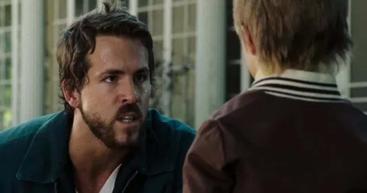 Screenshot of Ryan Reynolds from The Amityville Horror (2005). (Cover image source: Amazon MGM Studios | YouTube)