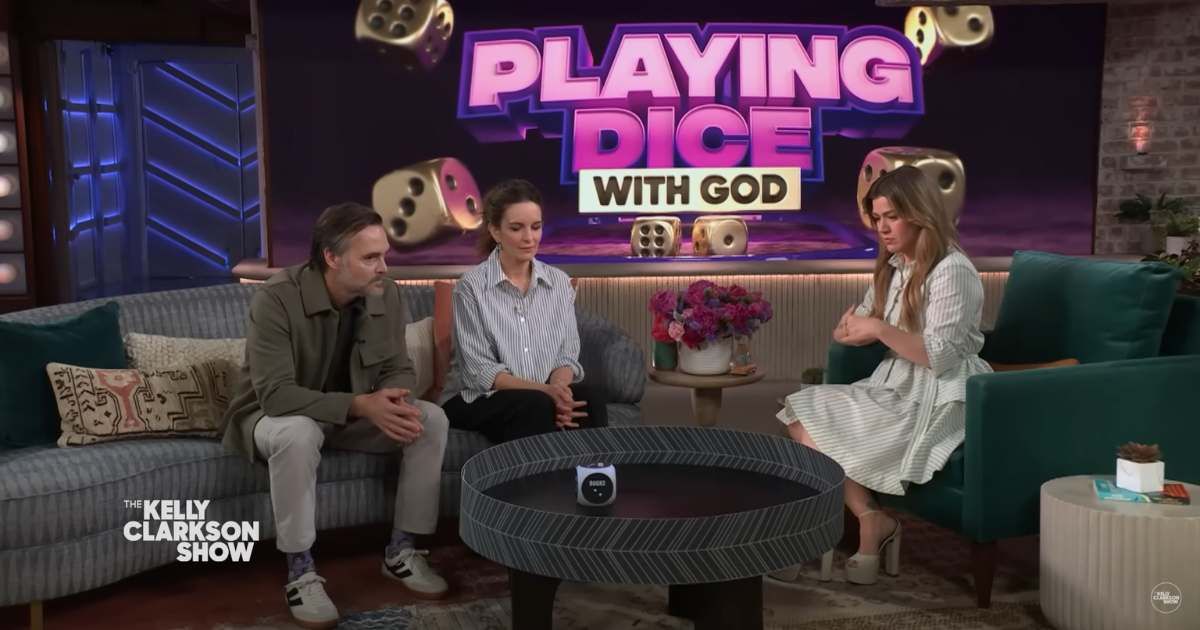 Kelly Clarkson picks a fellow ‘American Idol’ star as her desert island companion (we totally get it)