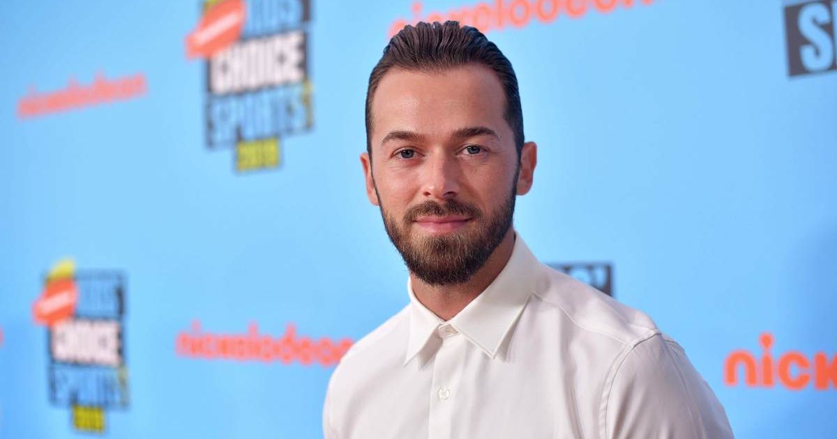 Artem Chigvintsev is begging to rejoin 'DWTS', but producers are unsure for one big reason: 'They want...'