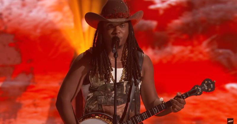 ‘AGT’ singer’s blend of country, blues, and funk in a groovy performance had judges dancing in their seats