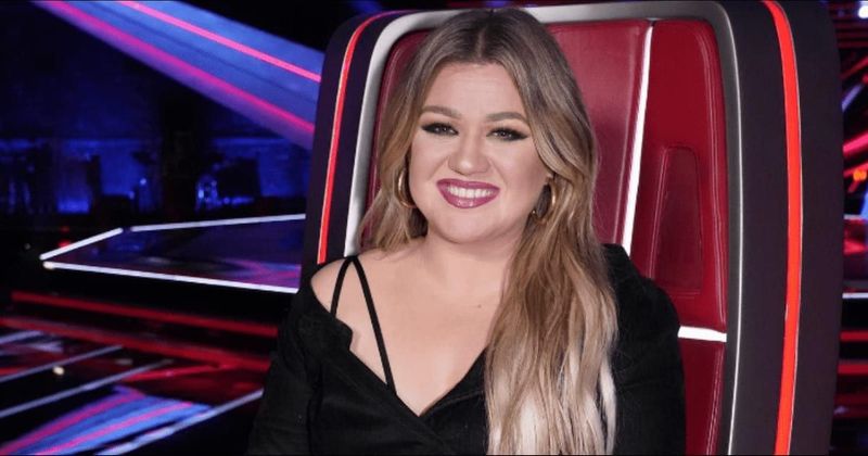 Kelly Clarkson misses 'The Voice' taping amid personal issues, but an 'American Idol' alum steps in to help