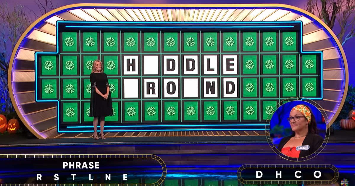 Screenshot of Vanna White and Jackie Fakhoury from an episode of 'Wheel of Fortune' (Cover Image Source: YouTube | Wheel of Fortune)
