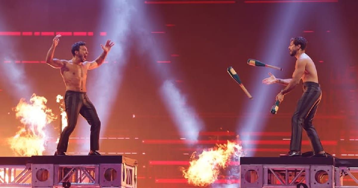 ‘AGT’ duo turns up the heat — juggling flaming bottles on a burning bridge while changing clothes mid-act