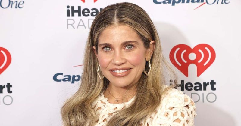 Danielle Fishel heads into week 3 of ‘Dancing with the Stars’ with nasty leg bruise: 'I promise my leg...'