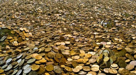 Divers discover 1,000 silver and 5 gold coins worth $1 million from legendary 1715 Spanish shipwreck off Florida's coast