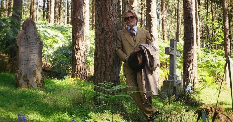 Daniel Craig gears up  for his toughest case yet in 'Wake Up Dead Man: A Knives Out Mystery' trailer