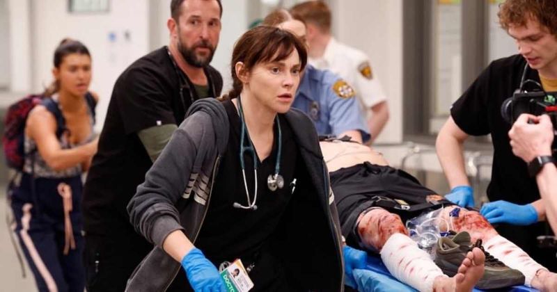 Before season 2 arrives, 'The Pitt' delivers a special December surprise for fans