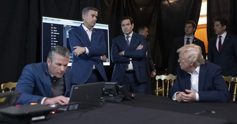 Internet erupts after X appears on Mar-a-Lago war room screen during Nicolas Maduro capture