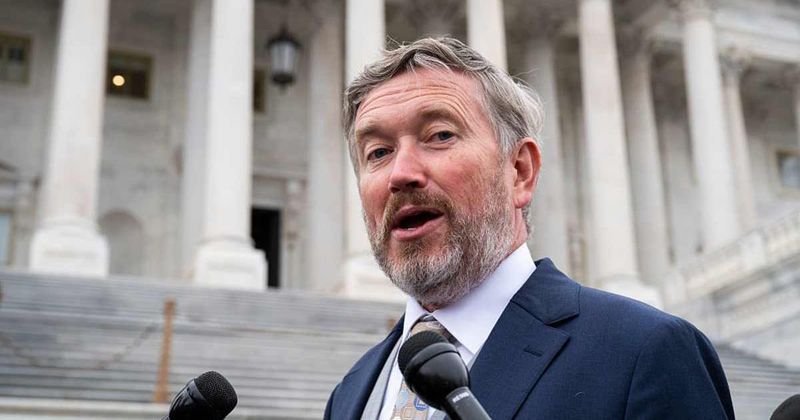 Thomas Massie says Bondi was 'afraid' to face Epstein survivors at hearing: 'Cold on her part'