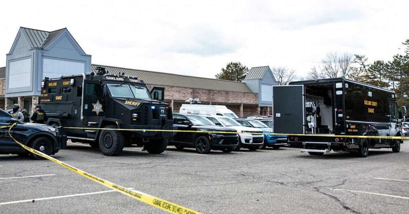 Suspect who crashed car into West Bloomfield's Israel Temple dead, security guard injured