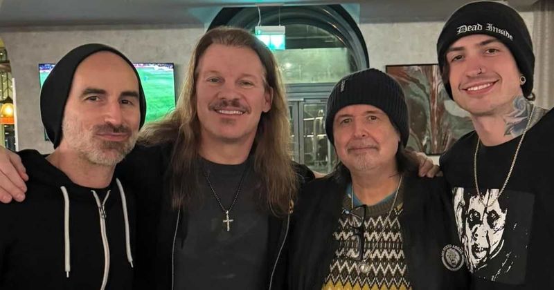 Motörhead legend Phil Campbell seen smiling with pals in final snapshot just weeks before death 