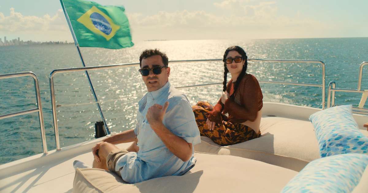 Dan Levy opens up on Season 2 of Netflix's comedy thriller 'Big Mistakes': 'A big old...'