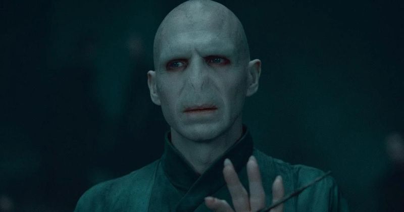 Ralph Fiennes makes his pick to play Voldemort in upcoming 'Harry Potter' series, and we love his choice